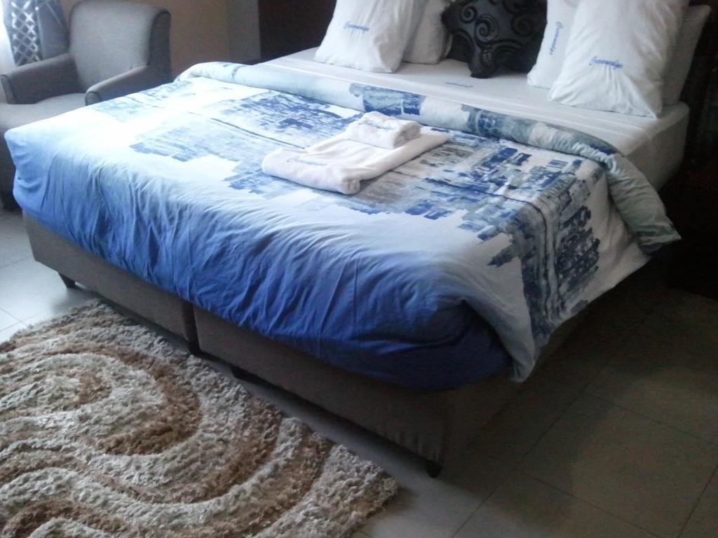 Crownedge Hotels Ikeja Room photo