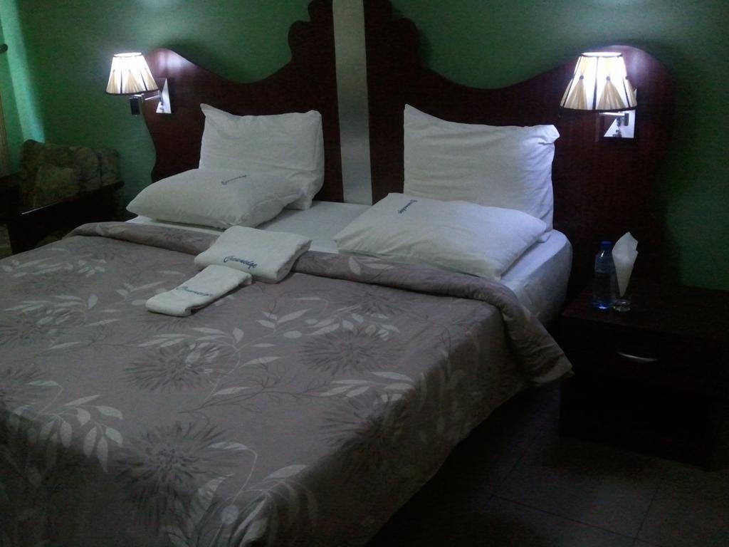 Crownedge Hotels Ikeja Room photo