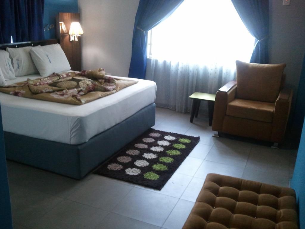 Crownedge Hotels Ikeja Room photo