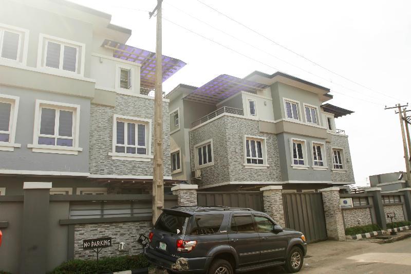 Crownedge Hotels Ikeja Exterior photo